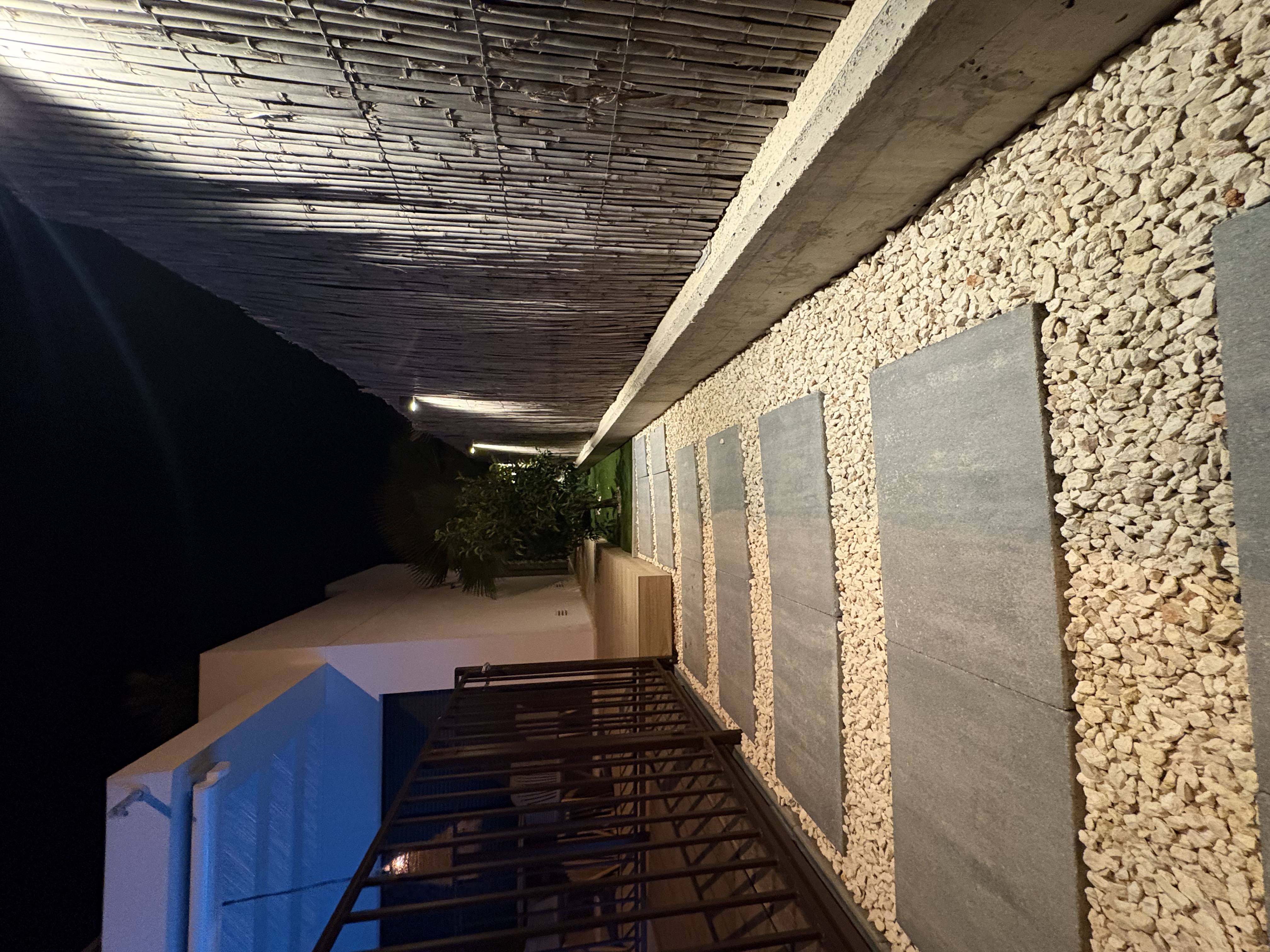Tuin verlicht bij nacht pad